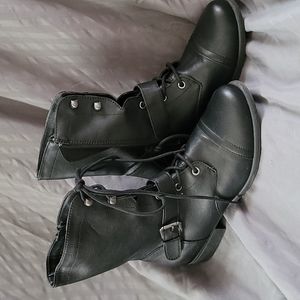 Womens black boots